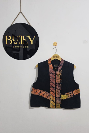 bujey-vest-amee-short-outer